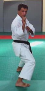 Kiba Dachi de Profil
