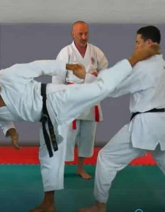 Ura Mawashi Geri - Travail à 2