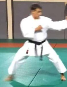 Yori Ashi, le pas trainé en Kiba Dachi